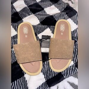 Hey Dude Women’s Chandler Ranch Tan Slides NWT